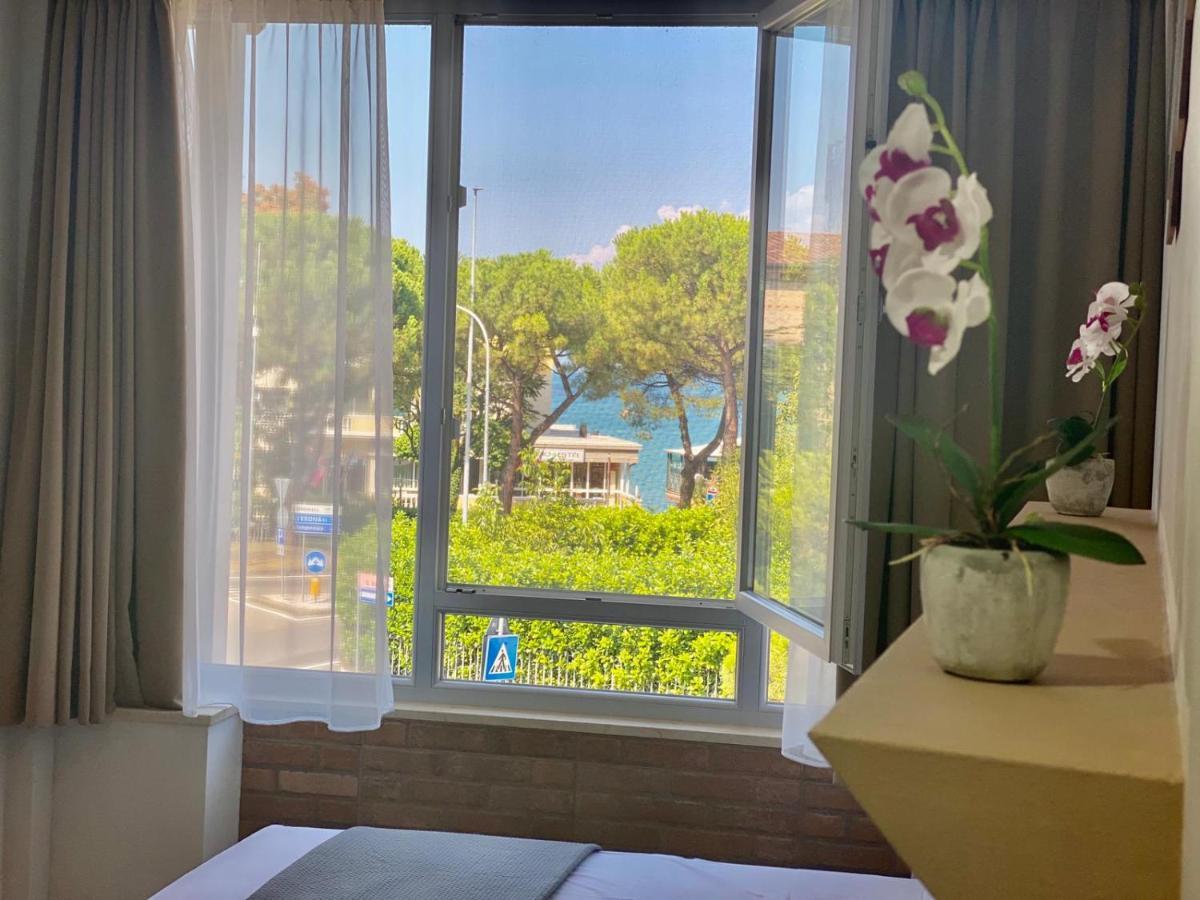 Atico Hotel Desenzano del Garda Exterior photo